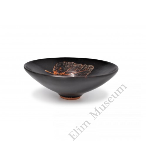 1402 A Jizhou-Ware black glaze leaf bowl